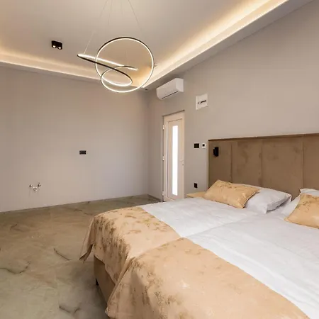 빌라 Maslina 로고즈니차